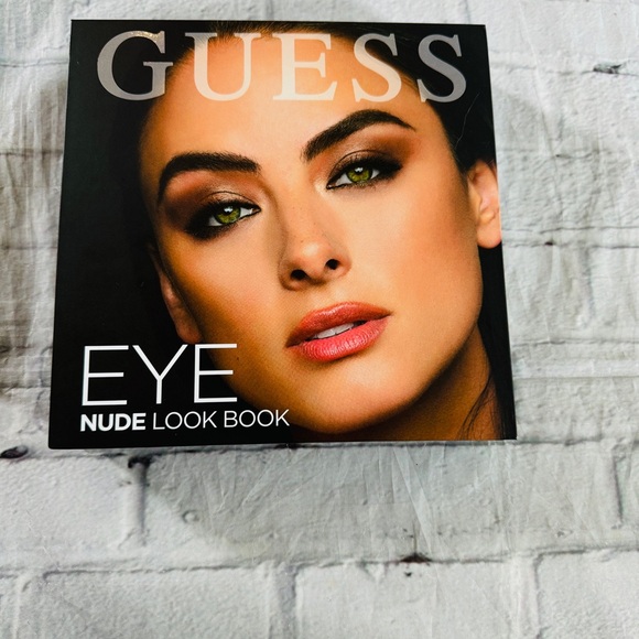 Guess Eye Nude Look Book NWT - Picture 1 of 10